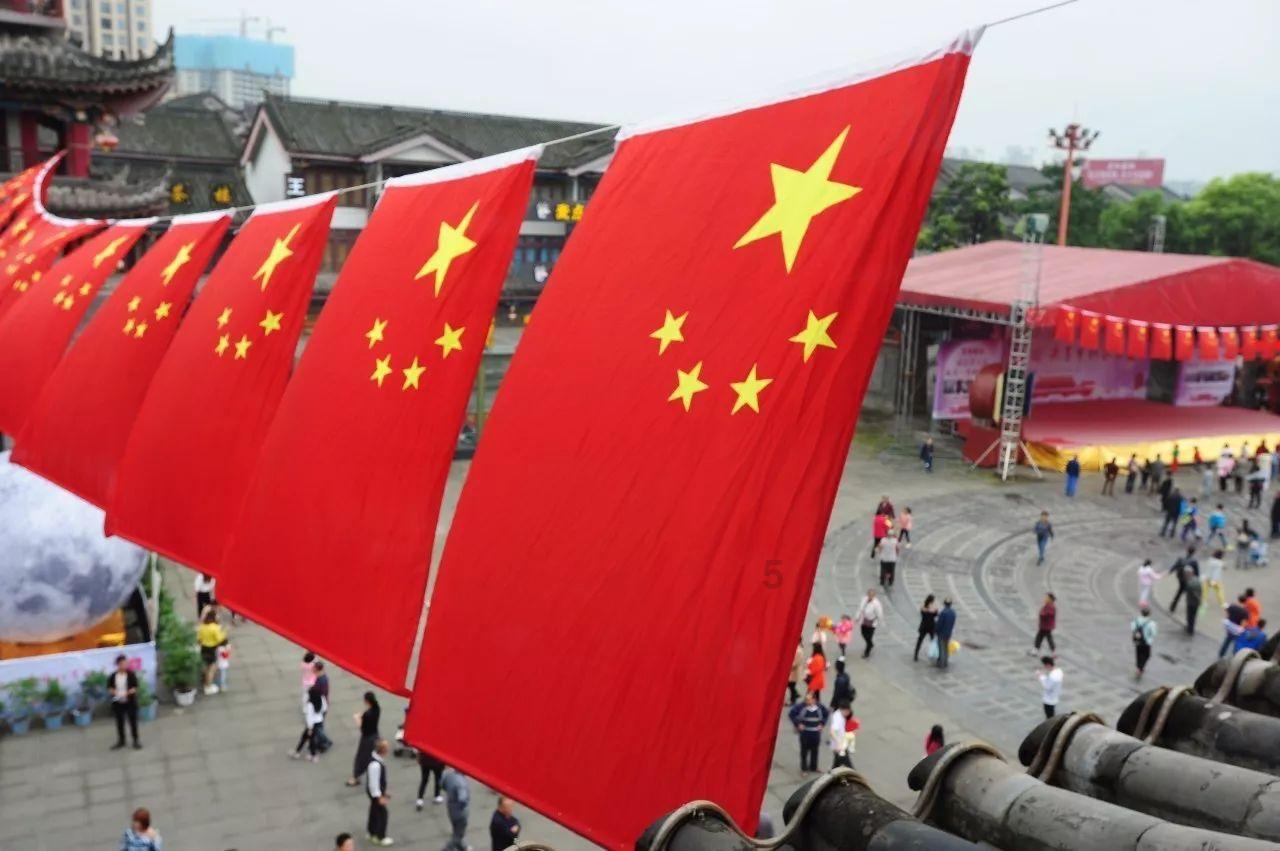 探索世界,畅聊汽车到底该多久换一次机油